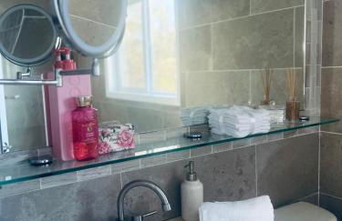 Amazing Poconos House . Sauna/Hot Tub/Private Pool - Foto 31