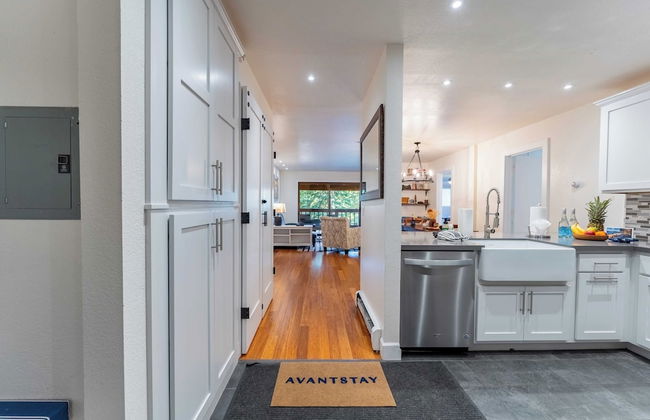 Walk to Lake, Dining+shops 5mins to Ski Resort Incline Paradise by Avantstay - Photo 20