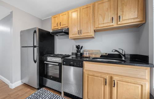 Easy Commute South Boston 4BR 1BTH Apartment - Foto 14