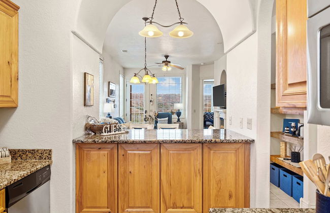 Cliffside Lake Retreat - 2 Bdr, Walk to Table Rock - Photo 25