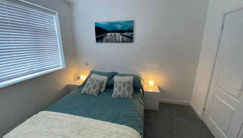 Modern 2 bedroom apartment, with car parking. - Foto 3