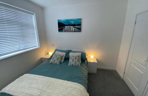 Modern 2 bedroom apartment, with car parking. - Foto 3