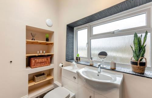 Captain's Quarters - Photo 18