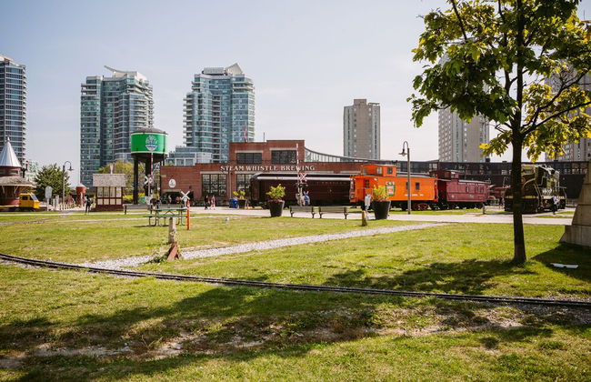 Bright Hideaway in Forest Hill with Parking - Photo 47