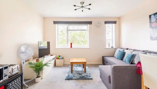 Charming Entire 2-Bedroom House in Milton Keynes - Foto 2