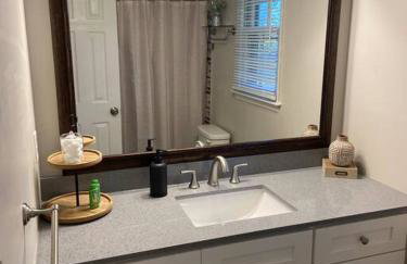 Lovely 2 Story 4 Bedms 3 Baths Home by Stone Mountain Park! - Foto 49