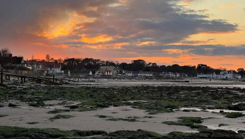 Elm Lodge charming with stunning coastal views! - Foto 5