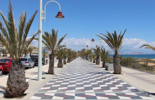 Bonita casa en urbanización privada muy cerca del mar y de Alicante - Foto 40