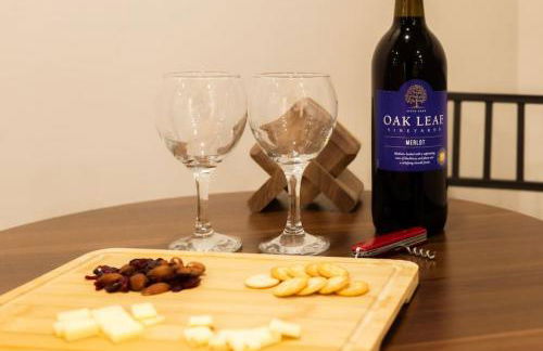 King Comfort - Bright and Modern 1BR Stay in Dunlap - Foto 17