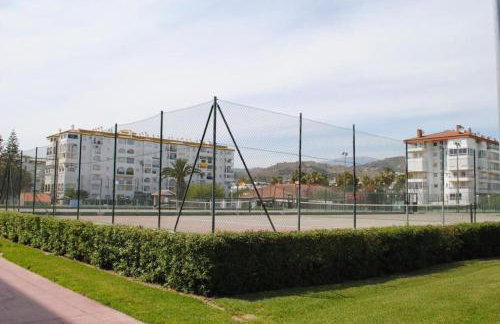 Piscina y playa en Laguna Beach Torrox - Foto 16