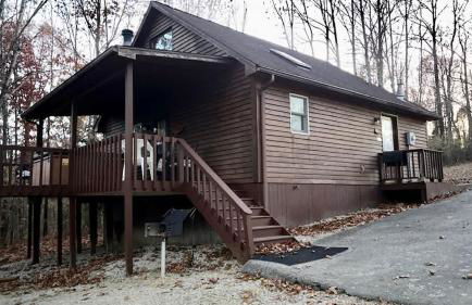 Deluxe Cabin #11 with Hot Tub on Patoka Lake in Southern Indiana - Foto 1
