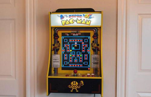 Walk to Downtown Salem with Arcade- Free Parking! - Foto 11