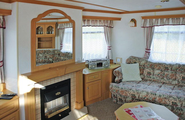 Beautiful Bungalow Directly at the Lake in Nadole - Photo 8