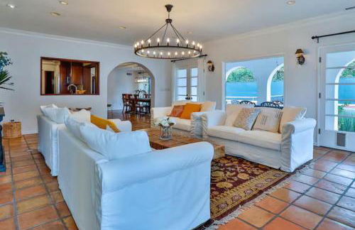 Sherman Oaks Tennis Estate with Pool + Spa - Foto 7