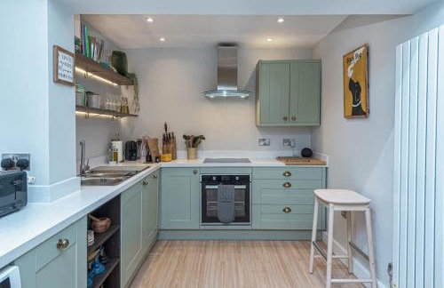 Glanrhyd Townhouse in Central Dolgellau with Parking and Bike Storage - Photo 5