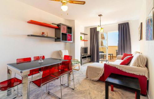 Awesome Apartment In Torremolinos - Foto 2