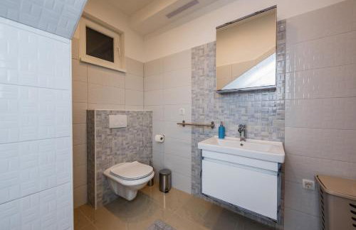 Villa Toni with 5 bedrooms and heated pool - Photo 49