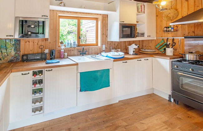 Holiday Home in Bievre With Garden - Foto 9