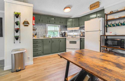 Peaceful Brookside Getaway about 10 Mi to Okemo Slopes! - Foto 8