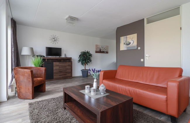 Holiday Home on the Water in Friesland - Foto 9