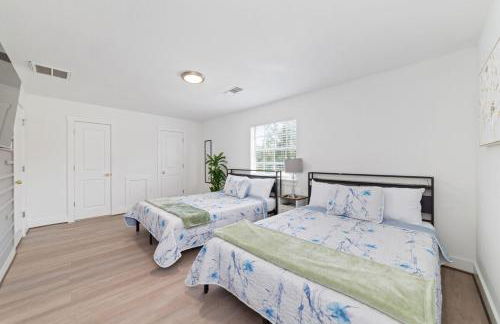 Pickleball-Basketball Oasis-Pool & Spacious Home - Photo 11