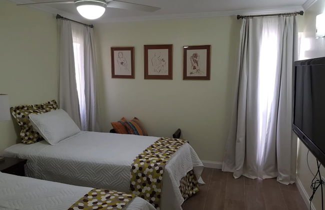 New Kingston Apt at Kensington Court - Foto 10