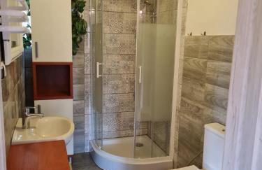 Domek nad stawem - Foto 17