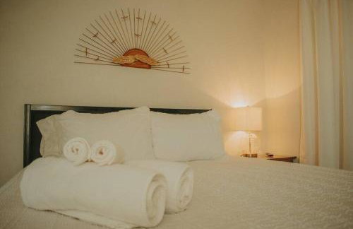 Casa Charleston-3BR-2Bath-Private HOT TUB-Pet Friendly-No Pet Fees! - Photo 38