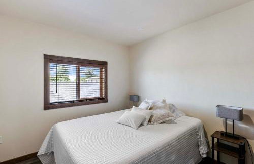 Lakefront Washington Home with Private Pool and Sauna - Foto 24