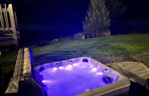 WATERSIDE 3 BED COTTAGE, HOT TUB, SAUNA, PVT BEACH - Foto 30