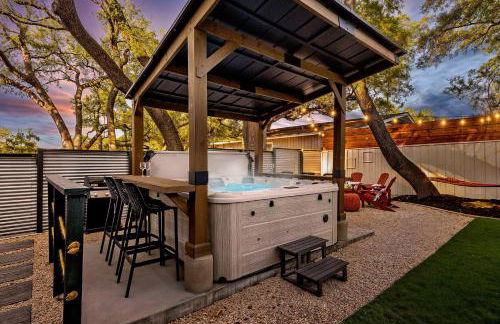 SoCo Cowgirl: Pool, Putt, Karaoke, Spa, 2mi to DT - Foto 11