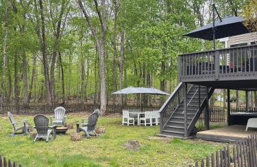 Poconos Modern Chalet I Hot Tub I Home Theater I Fenced Yard I Pet Friendly - Foto 80