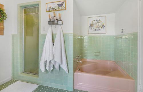 King suite-Sitting area-Backyard views-The Blooming Garden - Foto 8