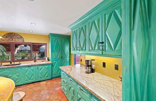 Skyline and Bay Views Spanish Villa Pool and Hot Tub - Foto 39