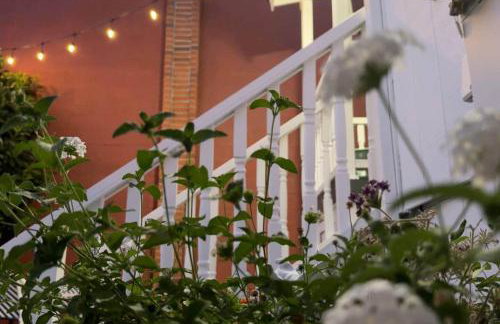 Historic Cottage + Modern Luxury • Walk to Capitol - Foto 49