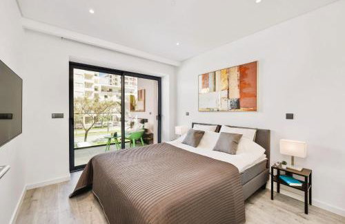 2-Bedroom Beachside Apartment with Pool & Parking - Foto 4