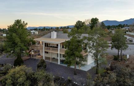 Heated Pool and Jacuzzi, Scenic Mountain View, Lux and Cozy, - Foto 24