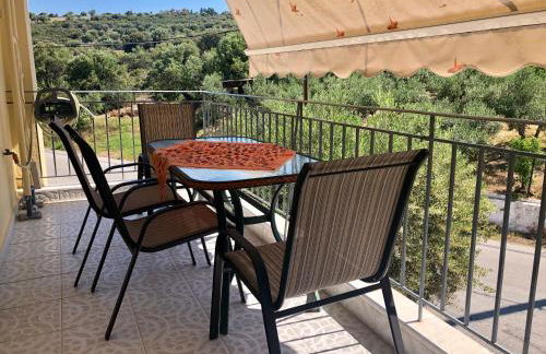 Gerakini 2BR Apt with Shared Pool - Foto 9