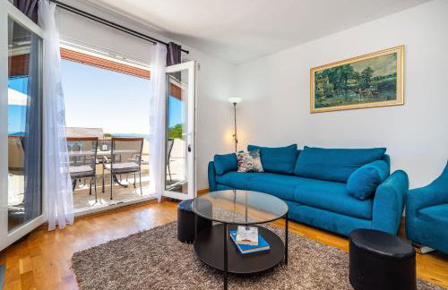 Merita Apartments with Pool - Photo 14