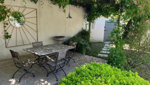 The Willow Tree - Photo 3