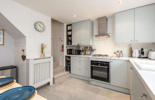 Charming 2 Bed Cottage - within city walls - free parking- garden - Foto 18