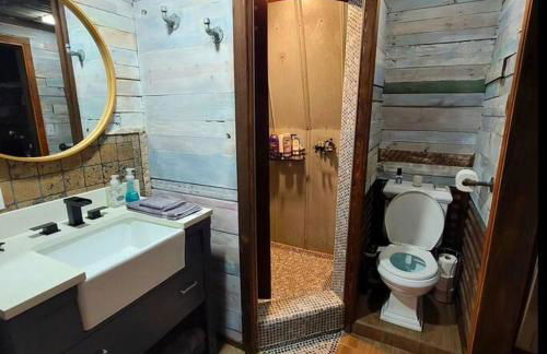 Hill Country Hangar with hottub, 7 minutes from the river and lake - Foto 37