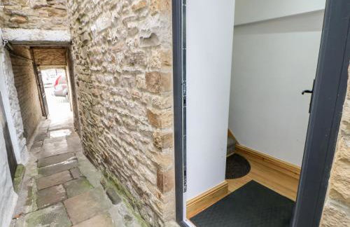 Flat Above 27 - Photo 24