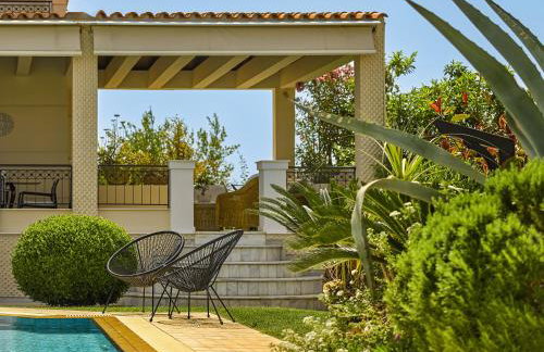 Renko Royal Villa - Private Infinity Pool & Garden - Athens Riviera - Foto 12