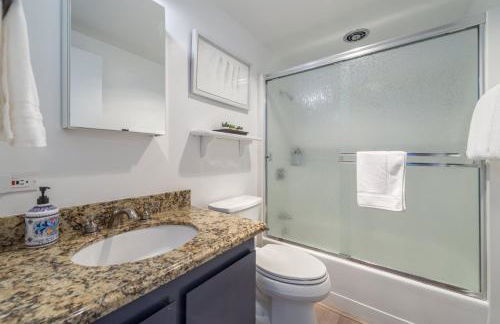 VIP Lakefront Condo Amazing Views Pool Pickleball Excellent Location Balcony BBQ - Foto 16