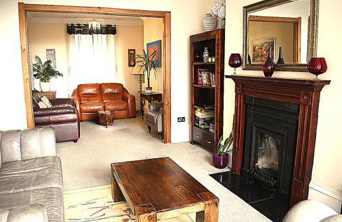 Casa Mar Bella, a Large House with Sweeping Sea and Beach Views - Foto 2