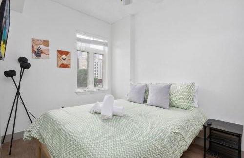 Stylish 4 Bed - 2 Mins to Stadium - Free Parking - Gym - Views - Foto 17