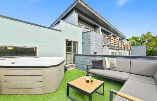 Old Town Modern New Build - Rooftop Spa with Mtn Views! - Foto 37