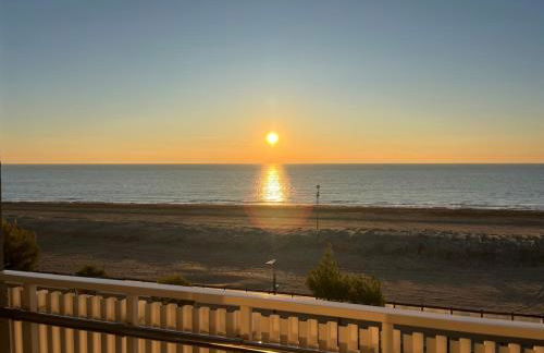 Vista mare a 10m dalla spiaggia, 8 piano e parcheggio privato - Foto 21