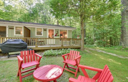 Pine Cottage Duplex with Deck Walk to State Park! - Foto 22